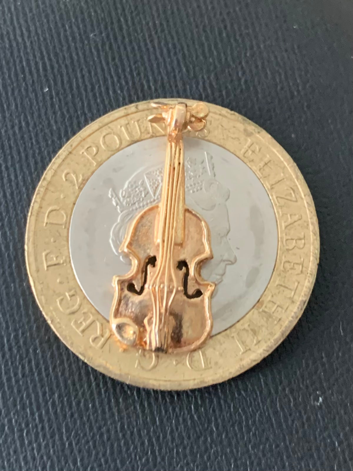 Detailed Vintage 9ct Yellow Gold Violin Charm - 2.01 Grams