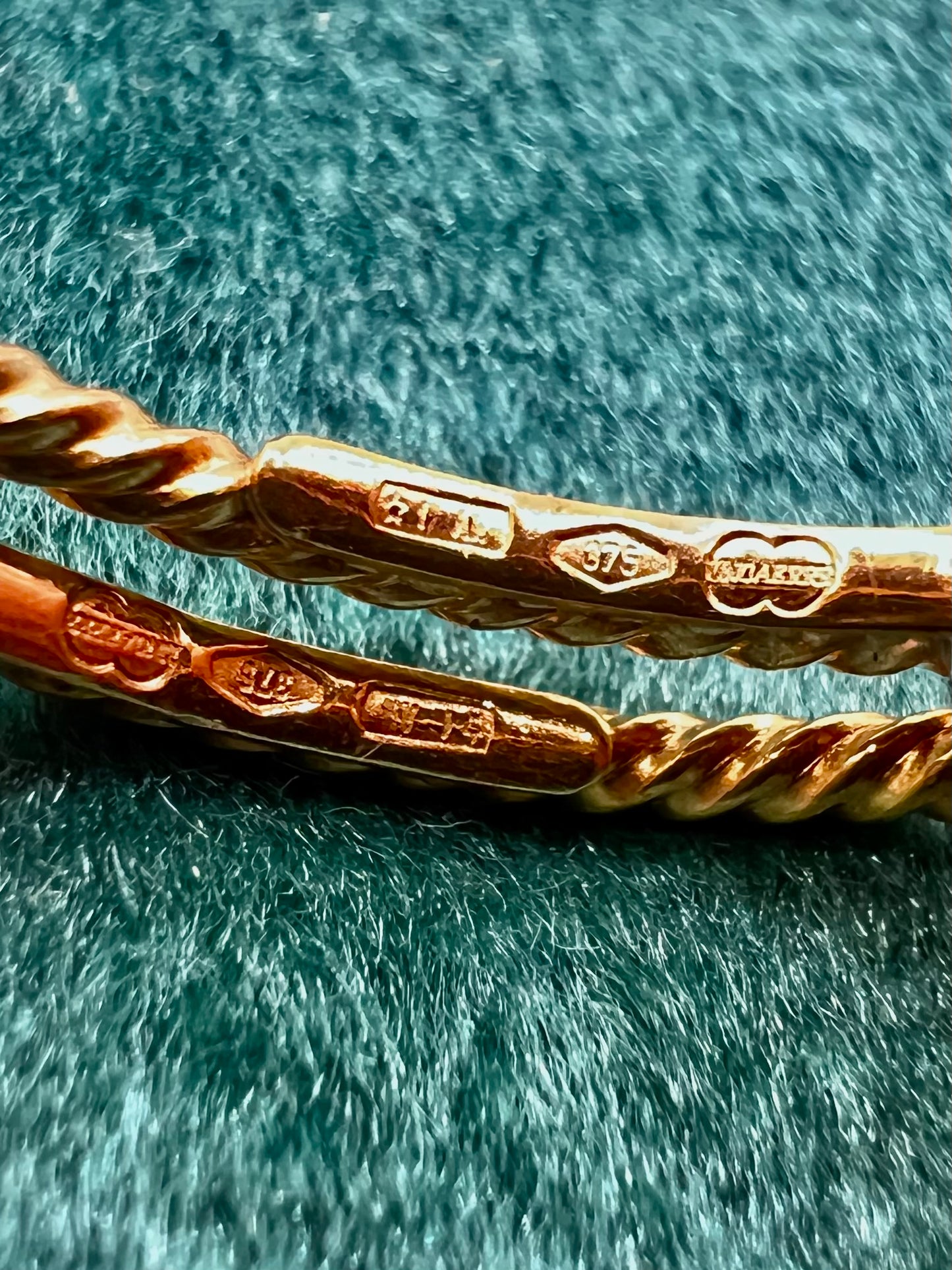 Vintage 9ct Yellow Gold Italian Hoop Earrings • 2.25 Grams