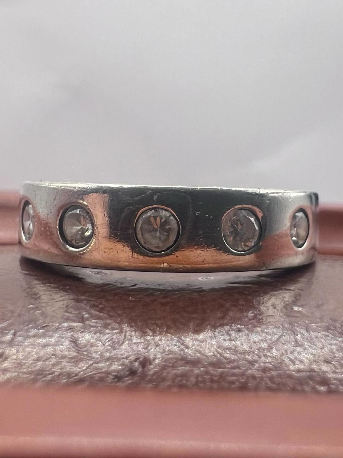Quality 925 Sterling Silver Stone Set Ring • 3.39 Grams • Size - P