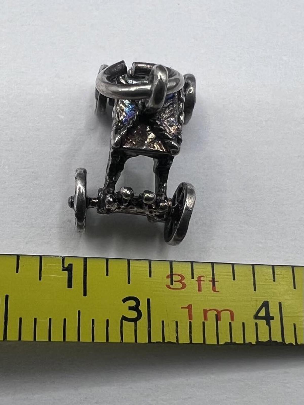 Quality 925 Silver Articulated Wagon Charm - 1.62 Grams