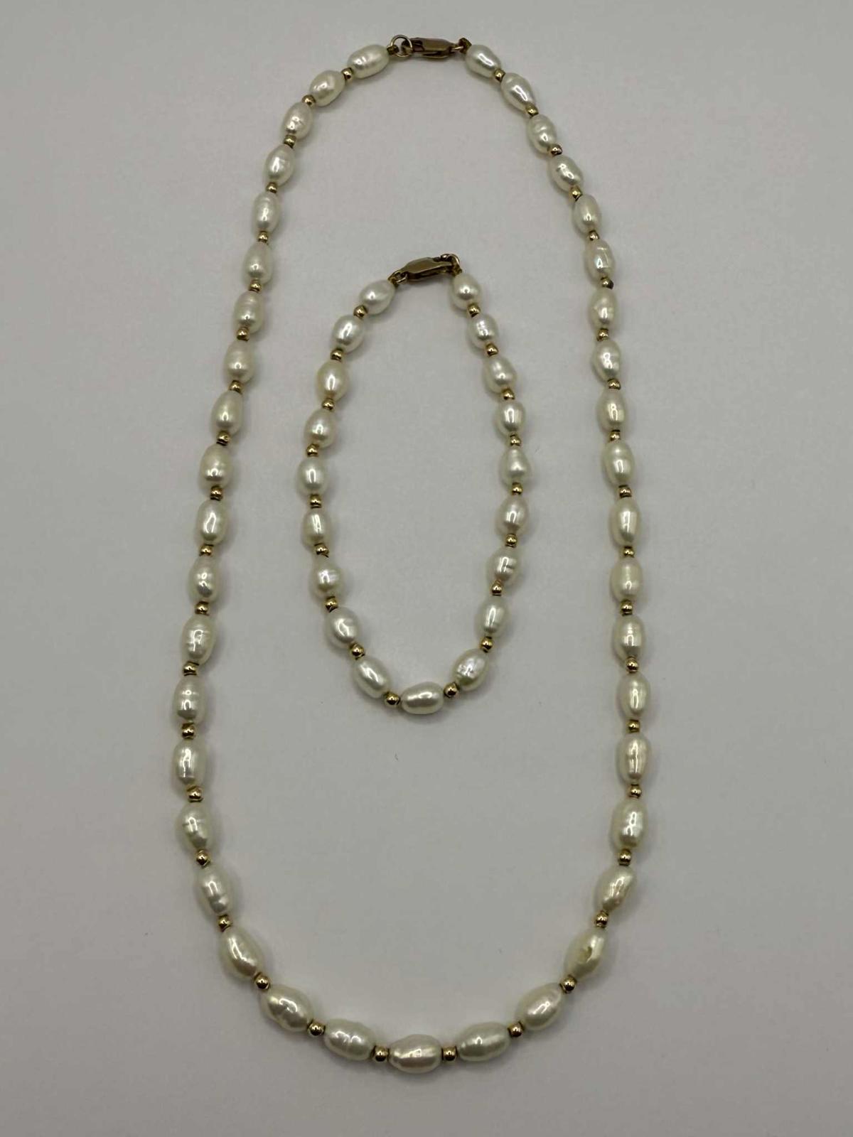 Quality 9ct Gold Clasp Pearl Necklace & Bracelet Set - 17.07 Grams
