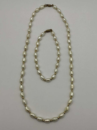 Quality 9ct Gold Clasp Pearl Necklace & Bracelet Set - 17.07 Grams