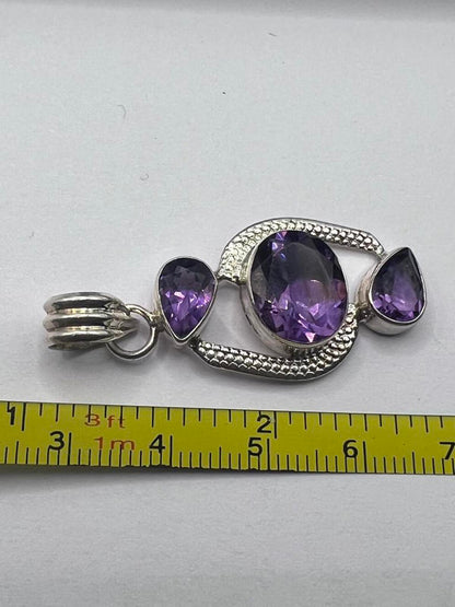 Quality 925 Sterling Silver Amethyst Set Pendant - 4.85 Grams