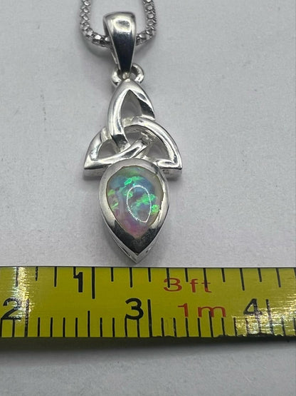 Quality 925 Sterling Silver Opal Set Celtic Pendant & Chain Set - 4.03 Grams