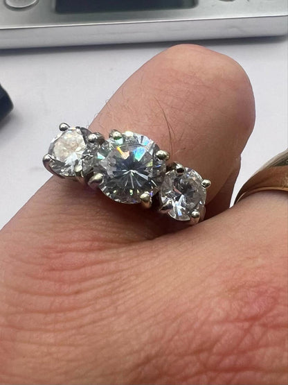 Quality 925 Sterling Silver Trilogy Ring • 4.04 Grams • Size - Q