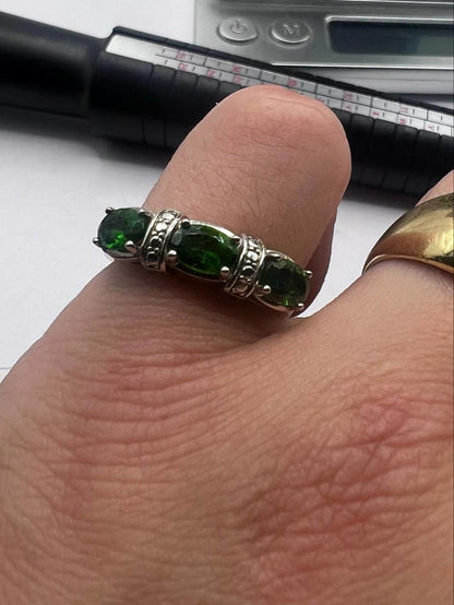 Quality 925 Sterling Silver Green Stone Ring • 3.30 Grams • Size - O