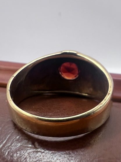 Vintage 9ct Yellow Gold Garnet Signet Ring • Size - R • 6.82 Grams