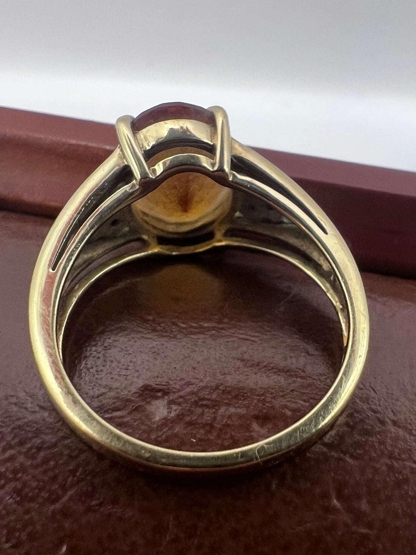 Quality 9ct Yellow Gold Citrine & Diamond Ring - O