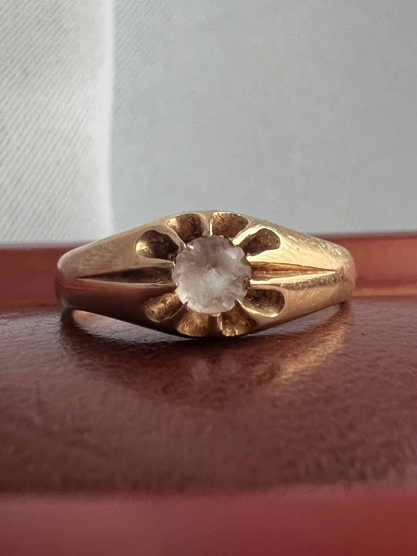 1891 Antique 18ct Yellow Gold Moonstone Ring - N½