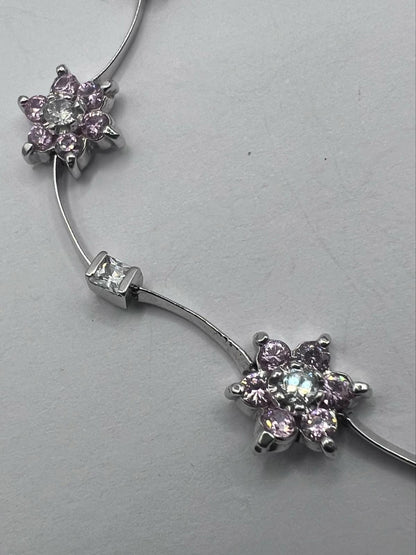 Quality 9ct White Gold Pink & White Topaz Flower Bracelet -  7.99 Grams - 8 Inch