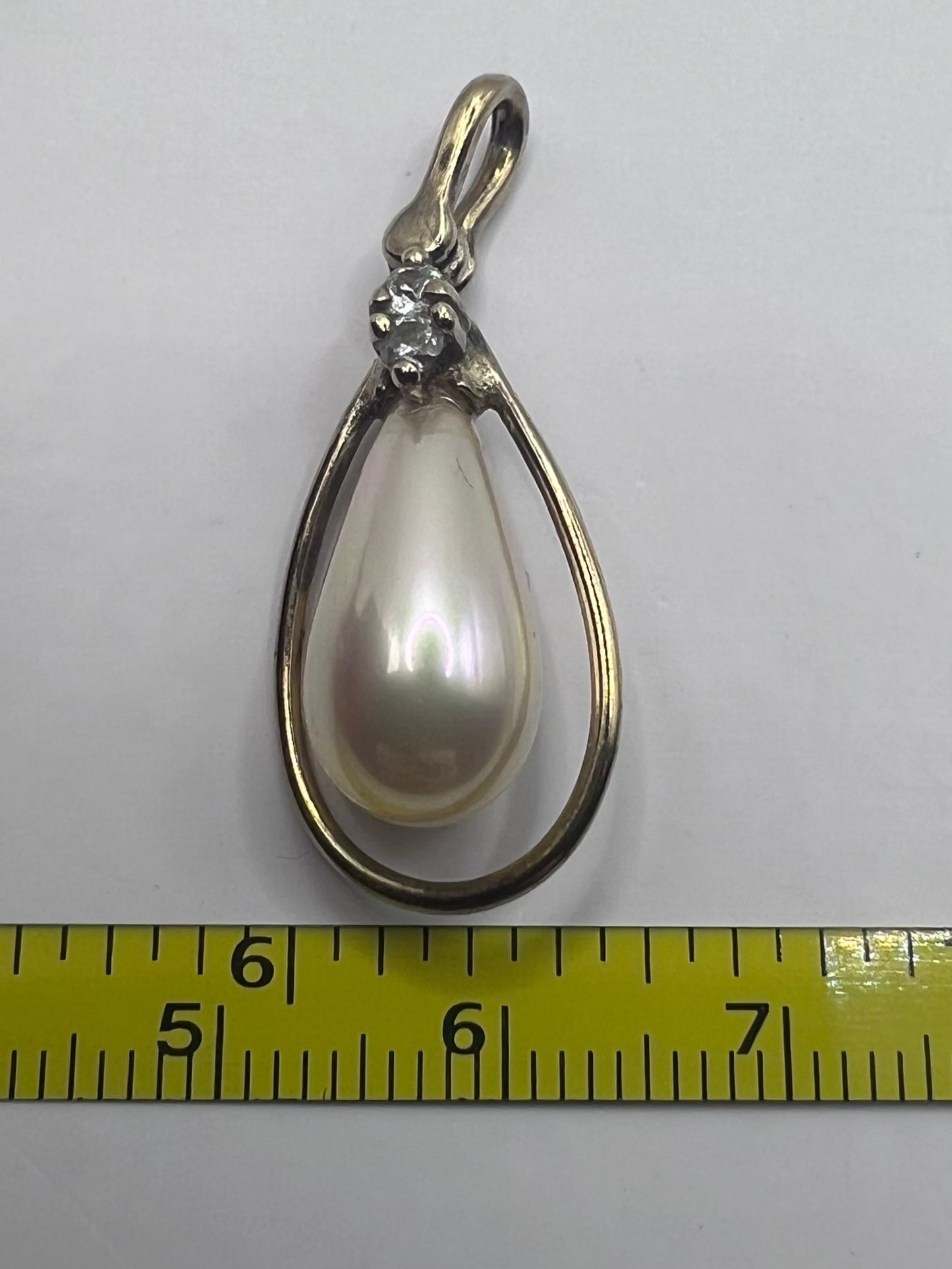 Vintage 9ct Yellow Gold Dangle Pearl Pendant • 2.72 Grams