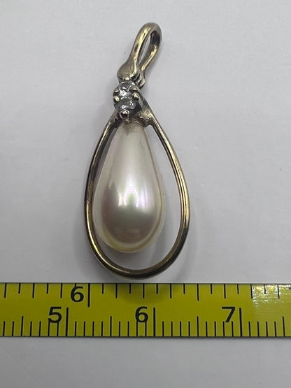 Vintage 9ct Yellow Gold Dangle Pearl Pendant • 2.72 Grams