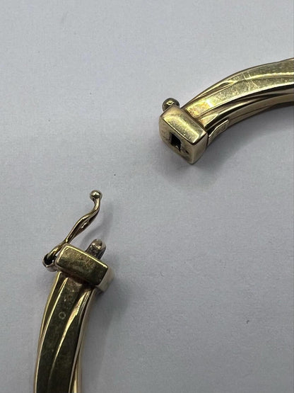 Vintage 9ct Italian Gold UnoAErre Bangle • 8.13 Grams