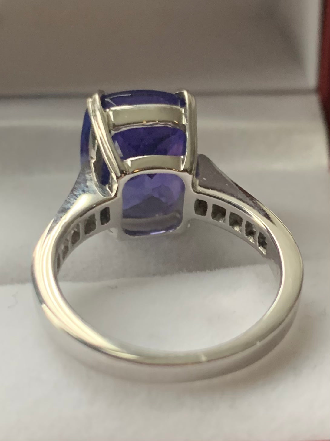 Stunning 18ct White Gold 7ct Tanzanite & Diamond Ring ~ Size - L½