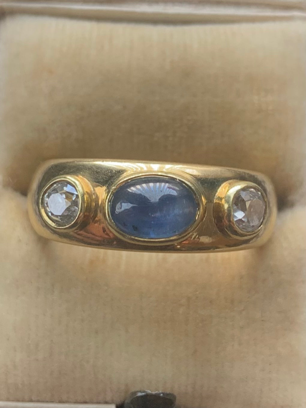 Heavy 18ct Byzantine Style Sapphire & Diamond Ring - 11.28 Grams - P