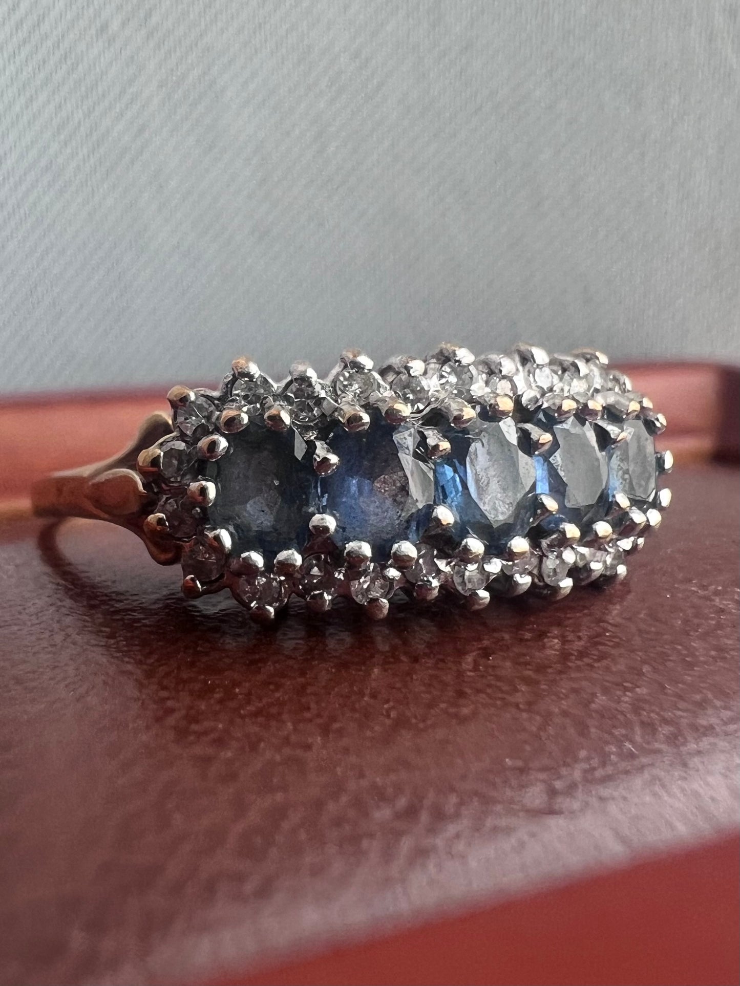 Vintage 9ct Yellow Gold Sapphire & Diamond Cluster Ring - P