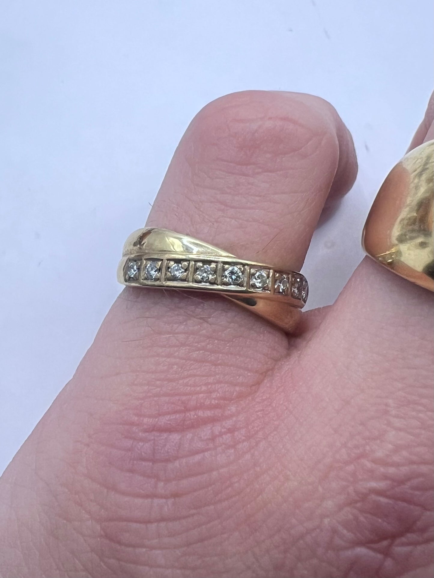 Quality 9ct Yellow Gold Diamond Set Ring - M