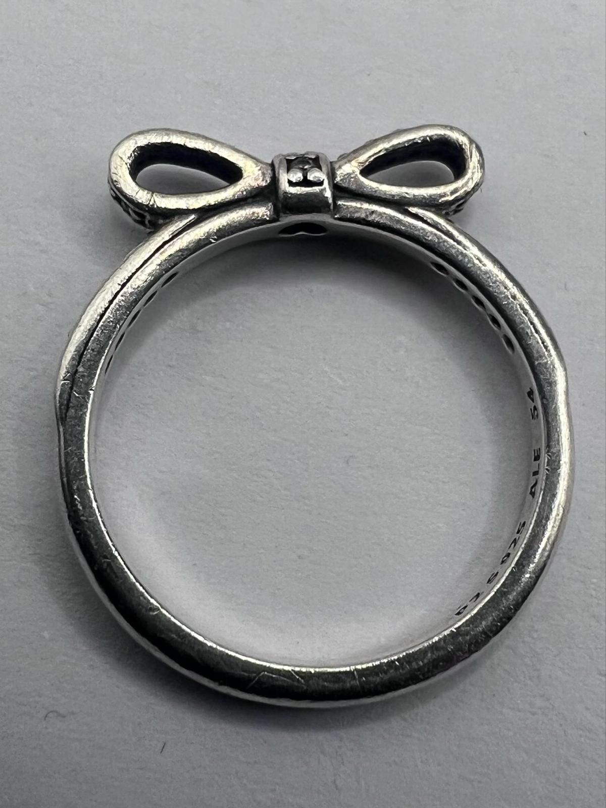 Quality 925 Sterling Silver Stone Set Bow Ring • 2.42 Grams • Size - N