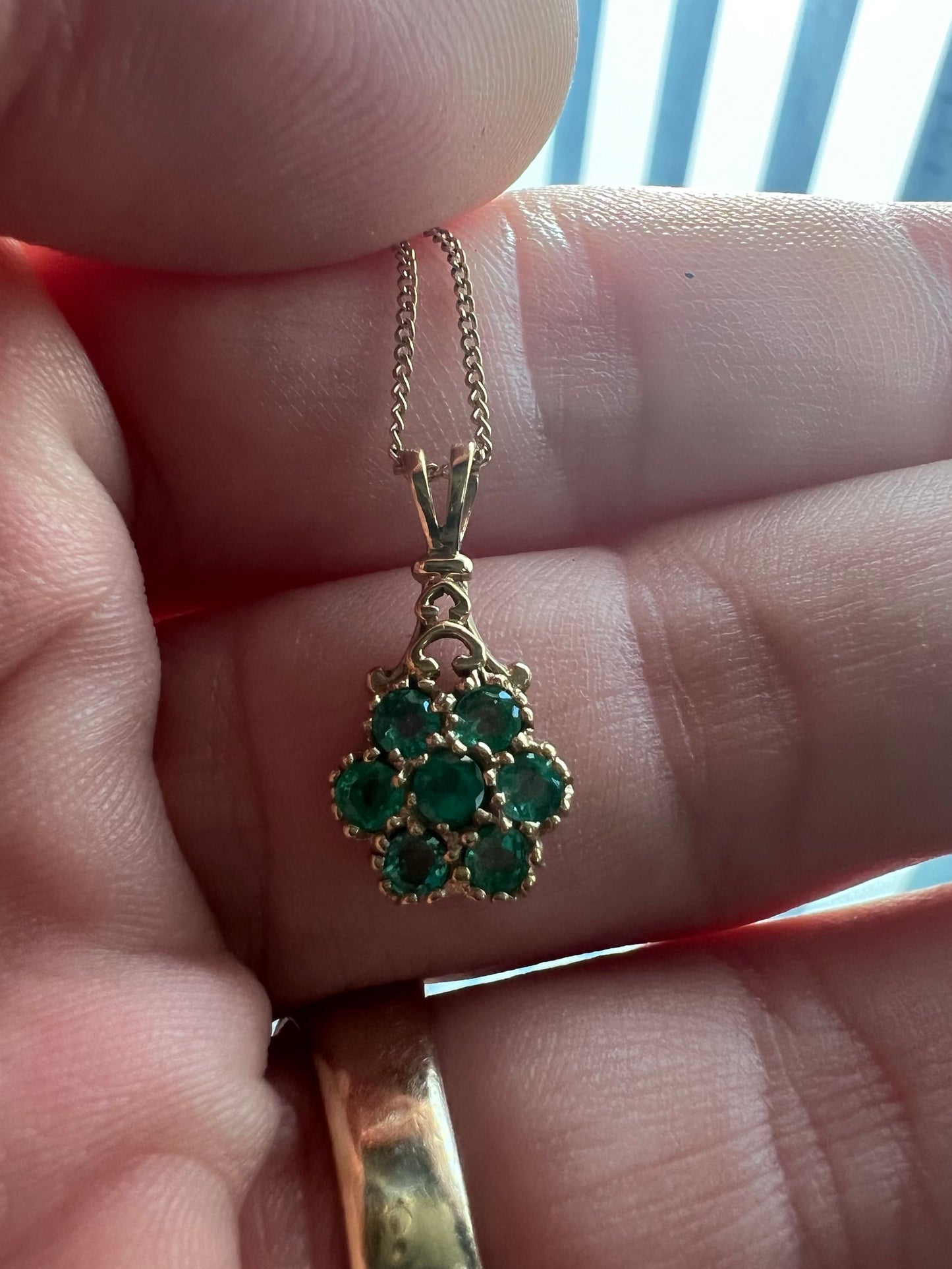 Quality 9ct Emerald Cluster Pendant & Chain