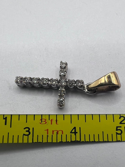 Quality 9ct Yellow Gold Diamond Set Cross Pendant • 0.88 Grams