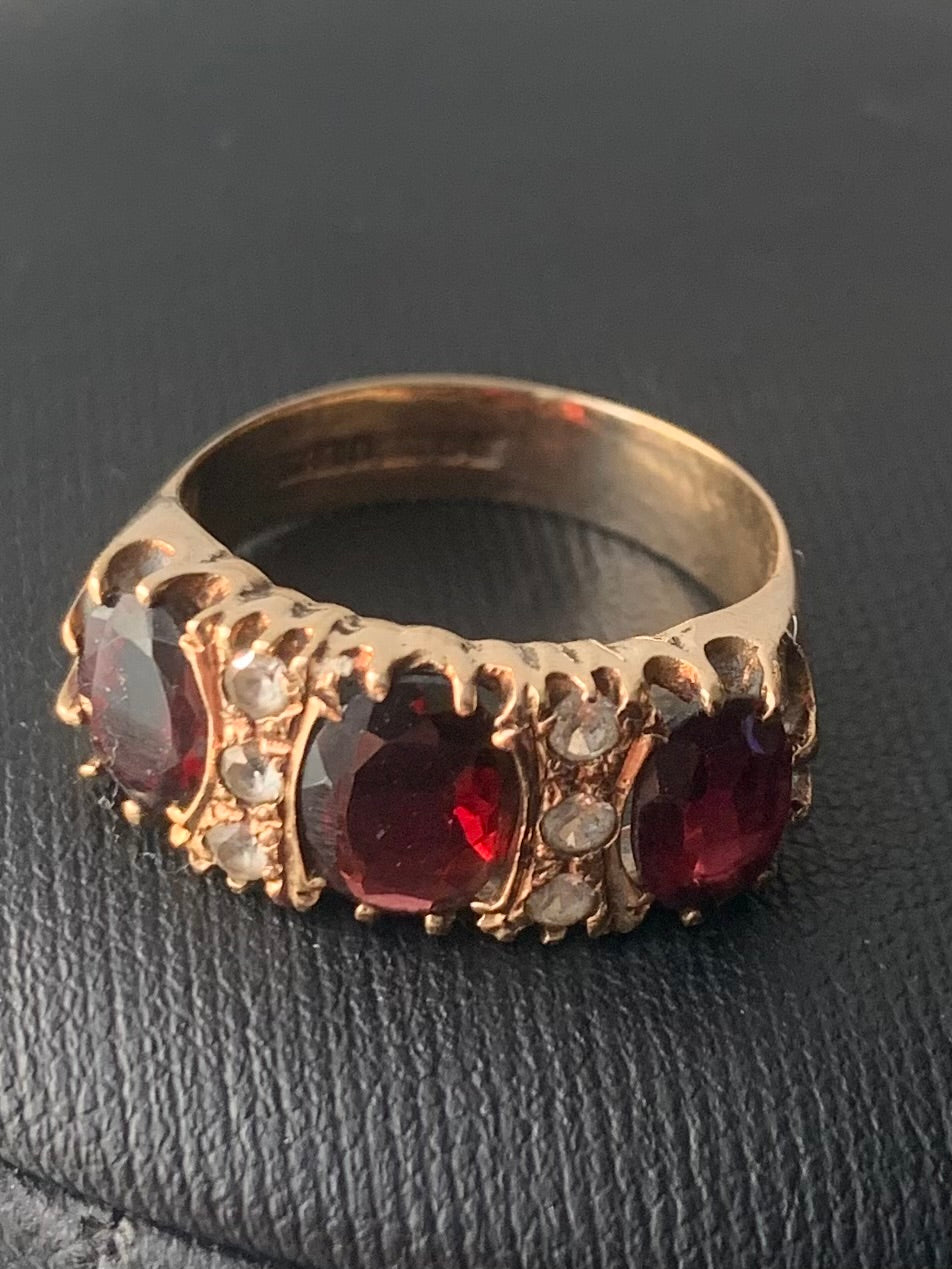 Vintage 9ct Yellow Gold Trilogy Garnet & Cz Ring ~ 1973 ~ 3.53 Grams ~ Size - P