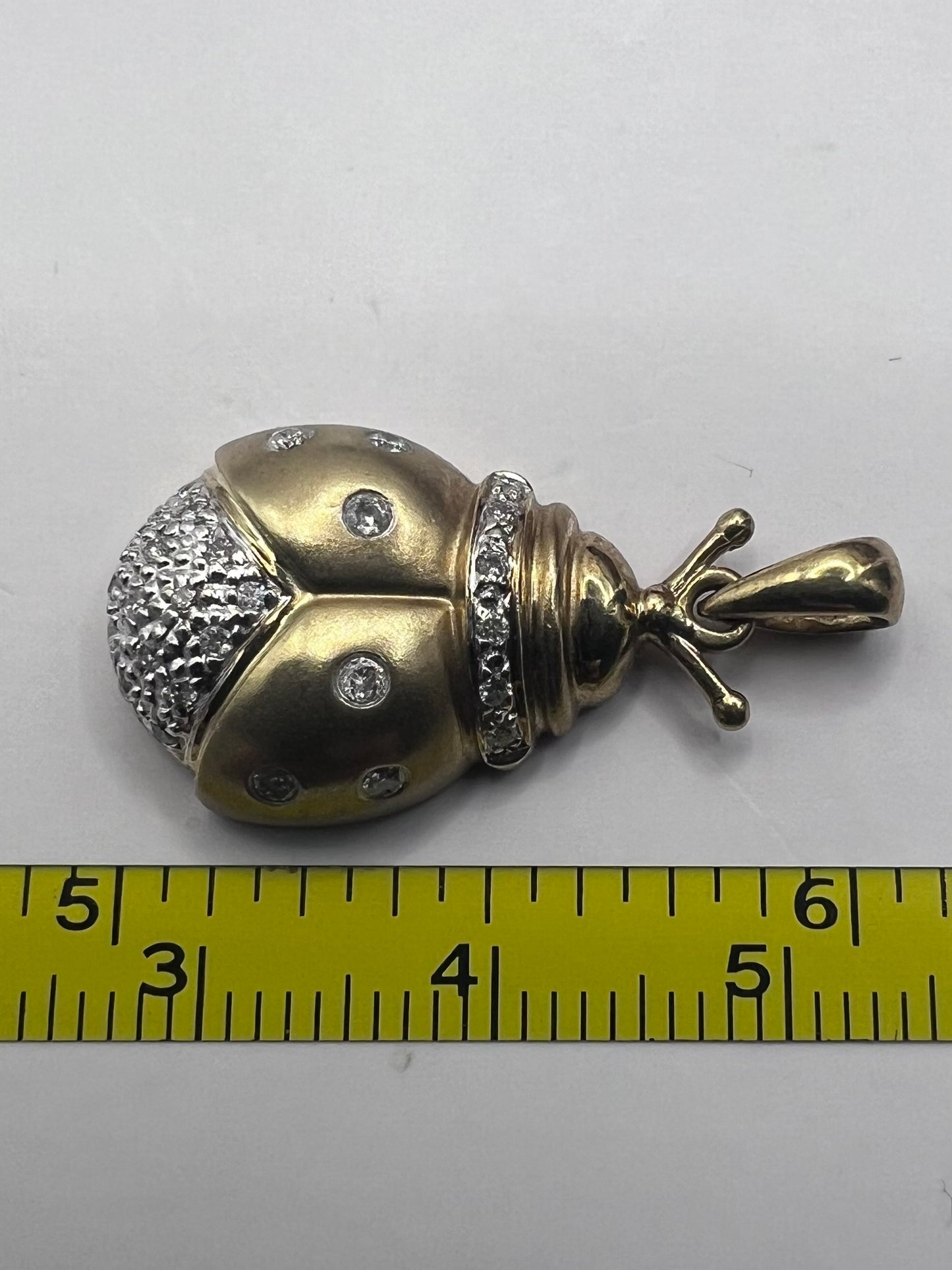 Quality 9ct Yellow Gold Diamond Set Lady Bird Pendant • 2.73 Grams