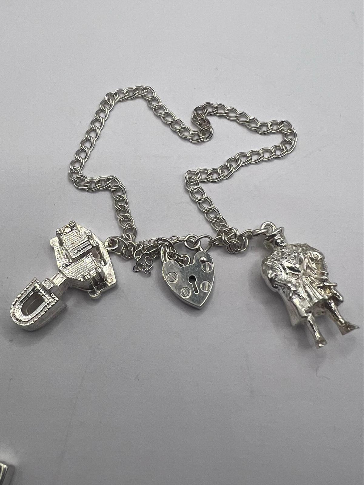 Henry the VIII 925 Sterling Silver Charm Bracelet - 14.21 Grams - 6.5 Inch