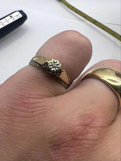 Vintage 9ct Yellow Gold Diamond Set Ring • Size - M • 2.06 Grams