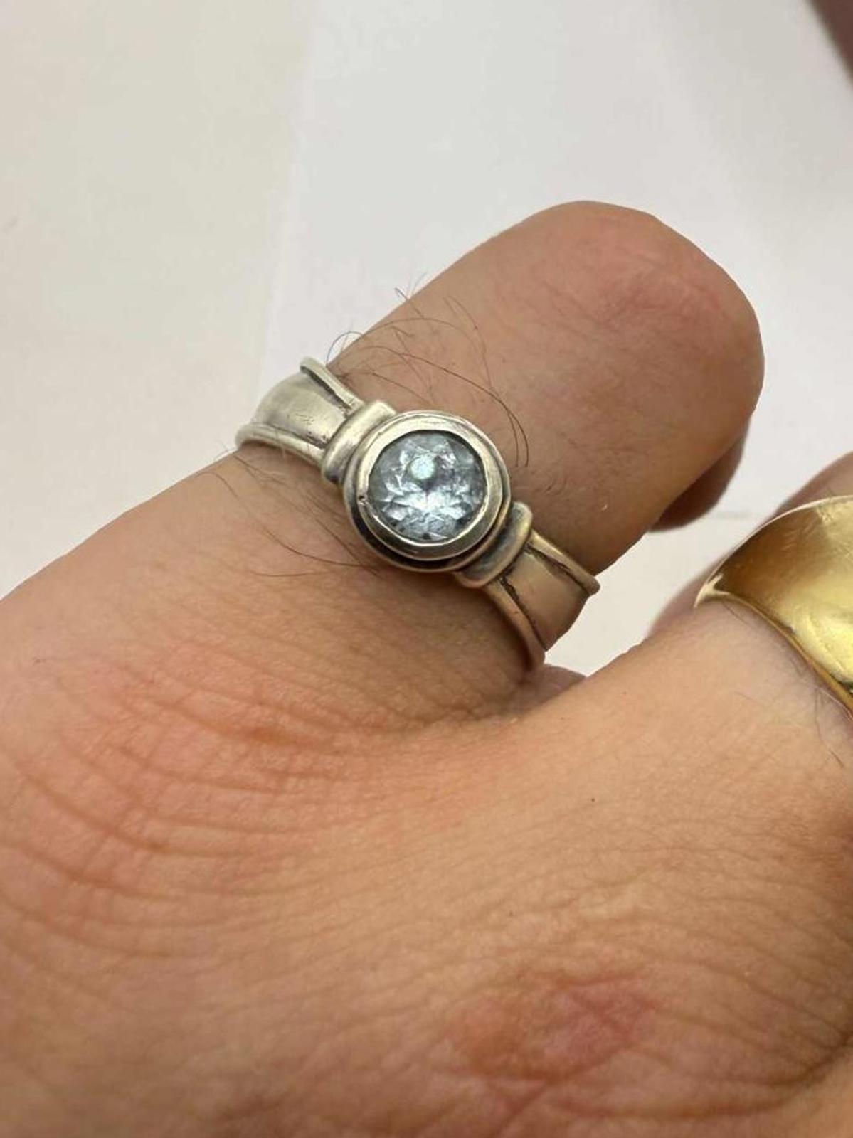 Quality 925 Sterling Silver Blue Stone Set Ring • 4.11 Grams • Size - P½