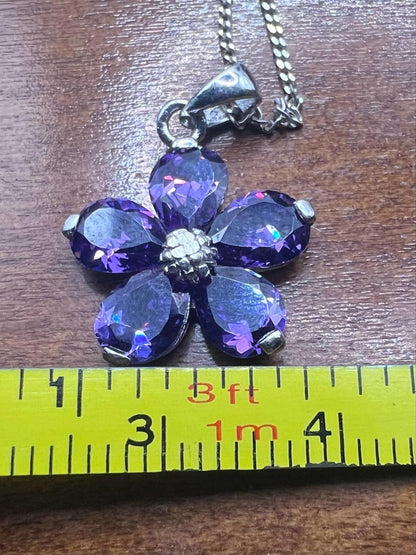 Quality 925 Sterling Silver Amethyst Flower Pedant & Chain Set - 3.25 Grams