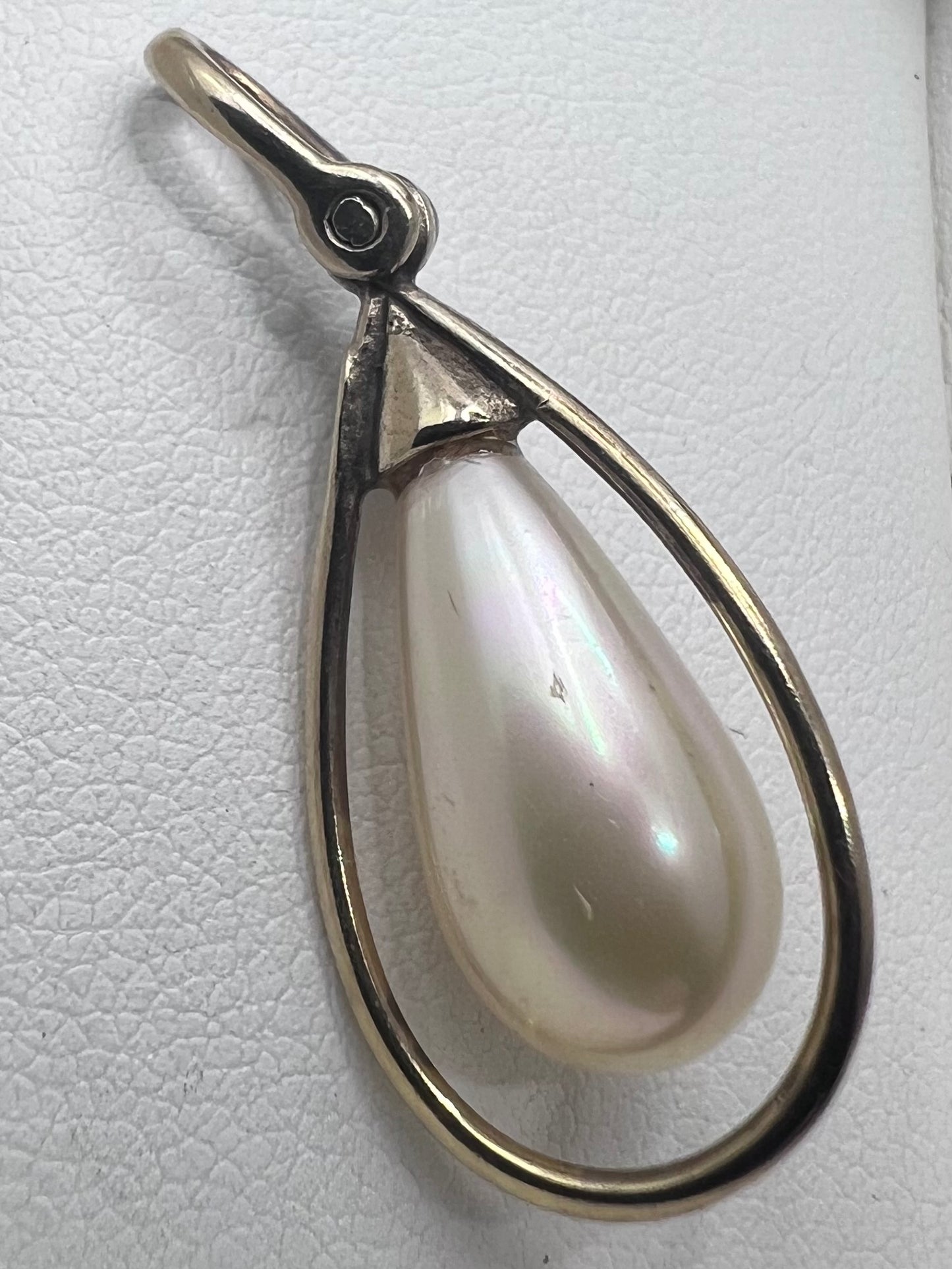 Vintage 9ct Yellow Gold Dangle Pearl Pendant • 2.72 Grams