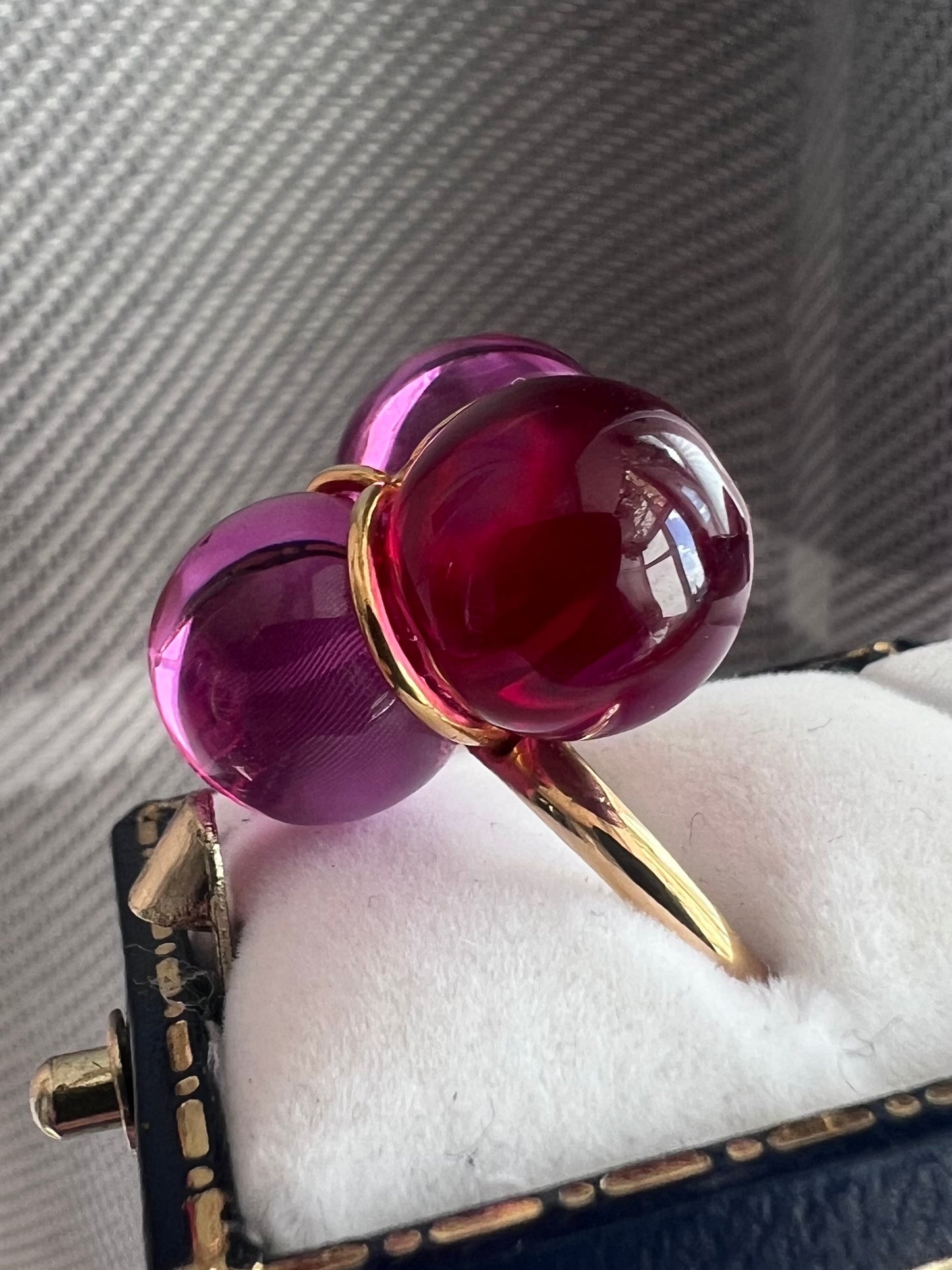 Baccarat 18ct Yellow Gold Purple Orb Trilogy Ring - M