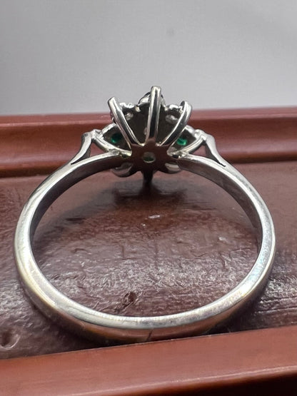 Quality 18ct White Gold Emerald & Diamond Ring - M