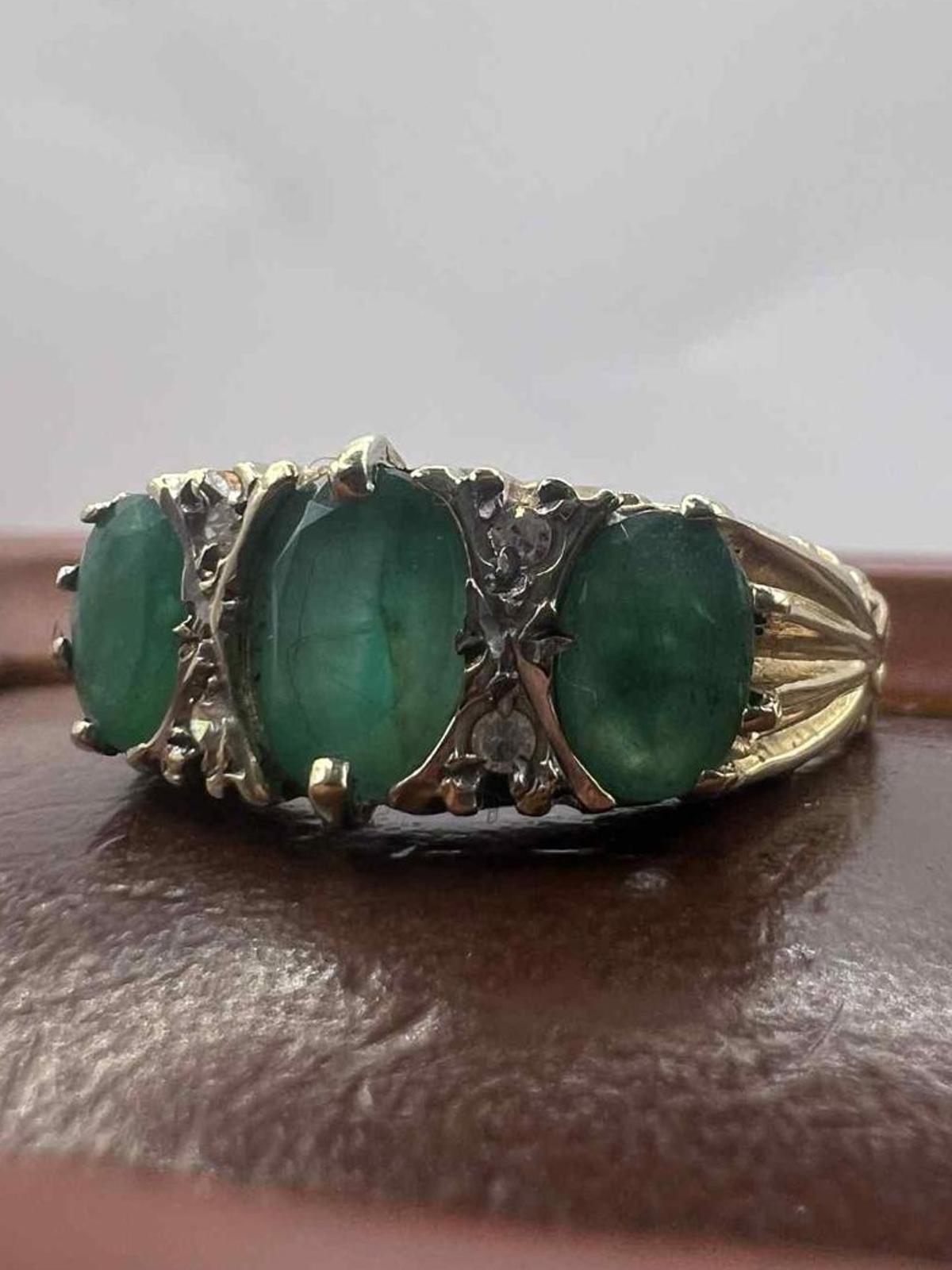 Vintage 9ct Yellow Gold Emerald & Diamond Trilogy Ring • 2.93 Grams • Size - P