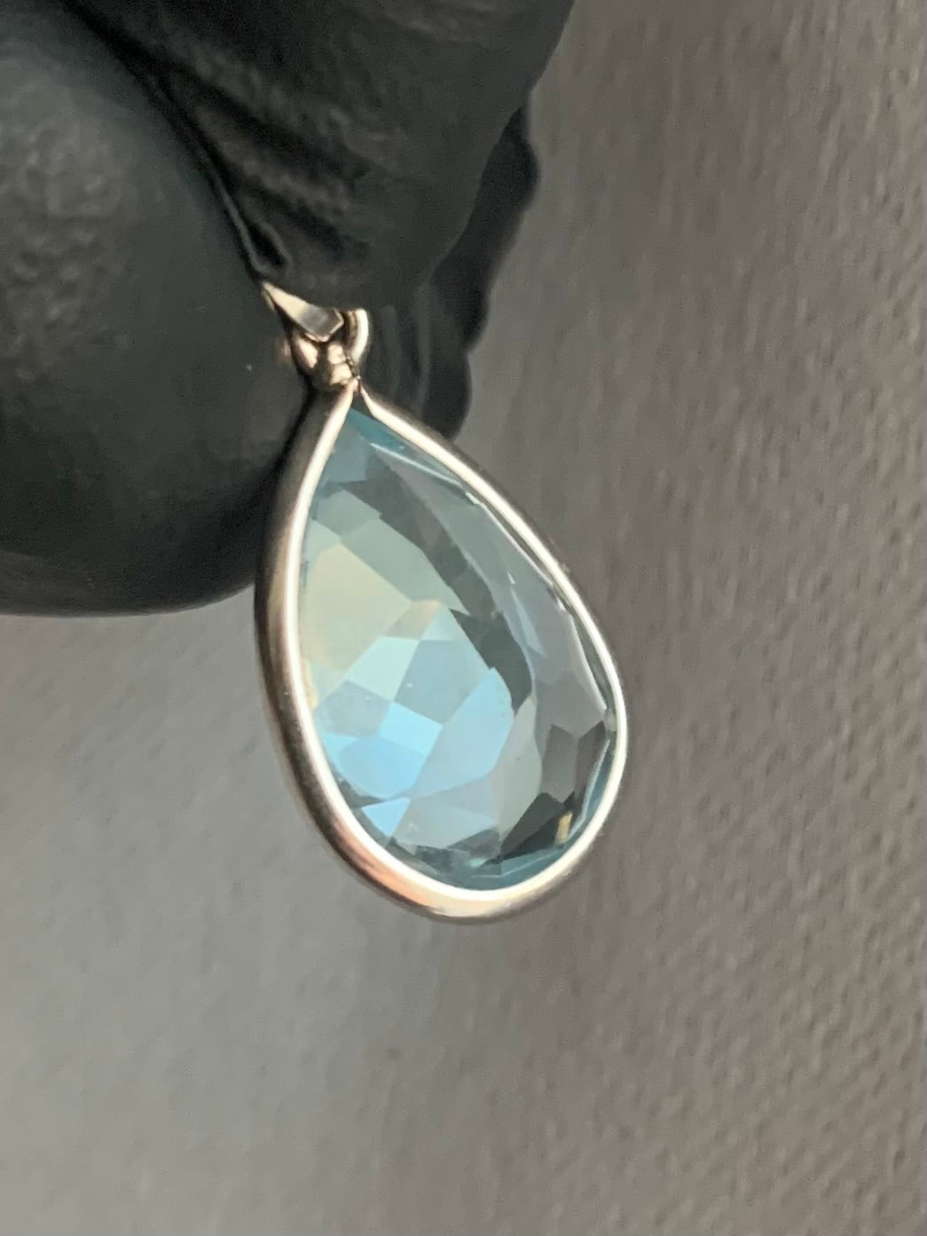 Quality 18ct White Gold Framed Huge 7ct Pear Cut Aquamarine Pendant