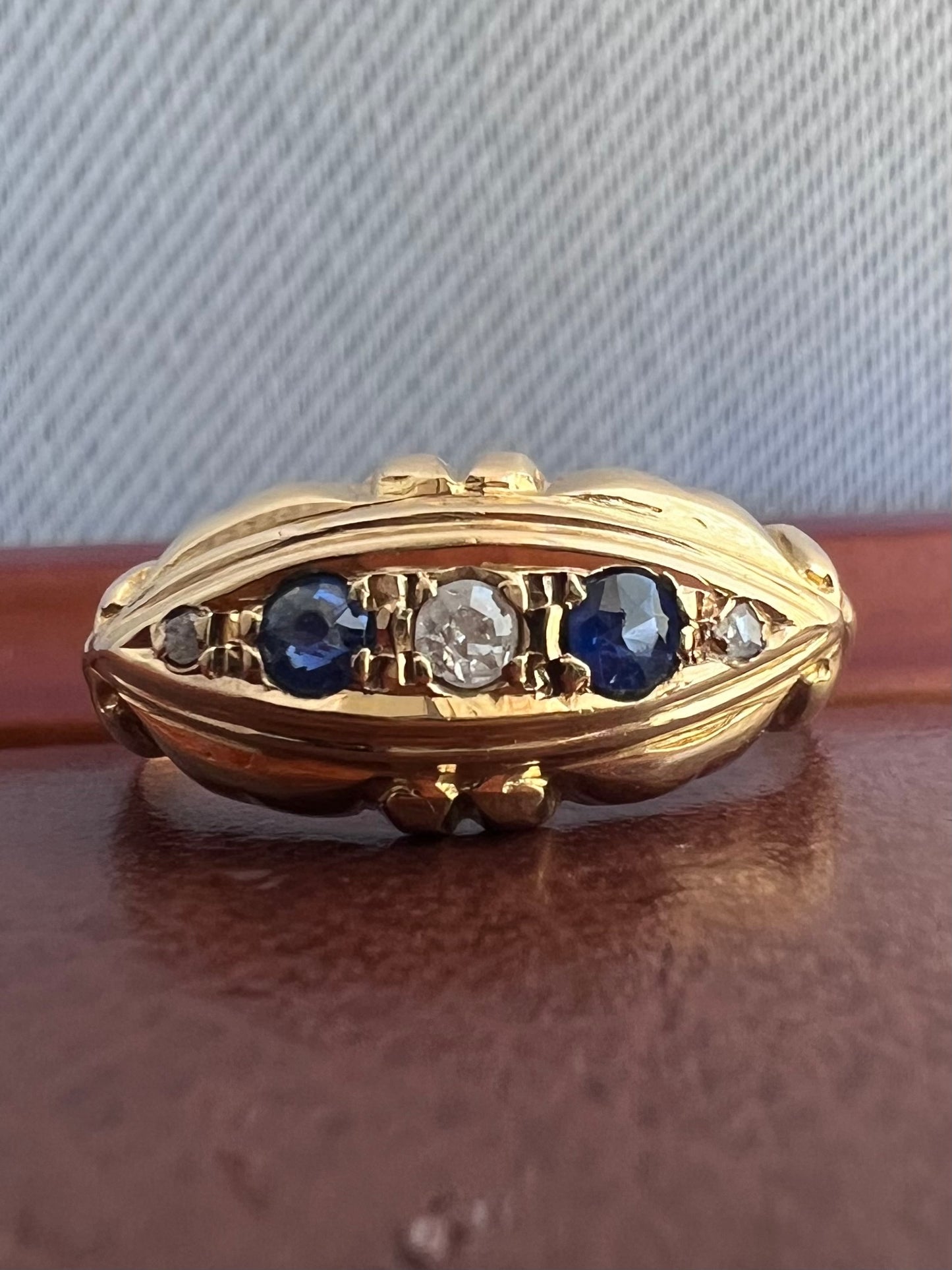 Antique 1917 Yellow Gold 18ct Sapphire & Diamond Ring - J