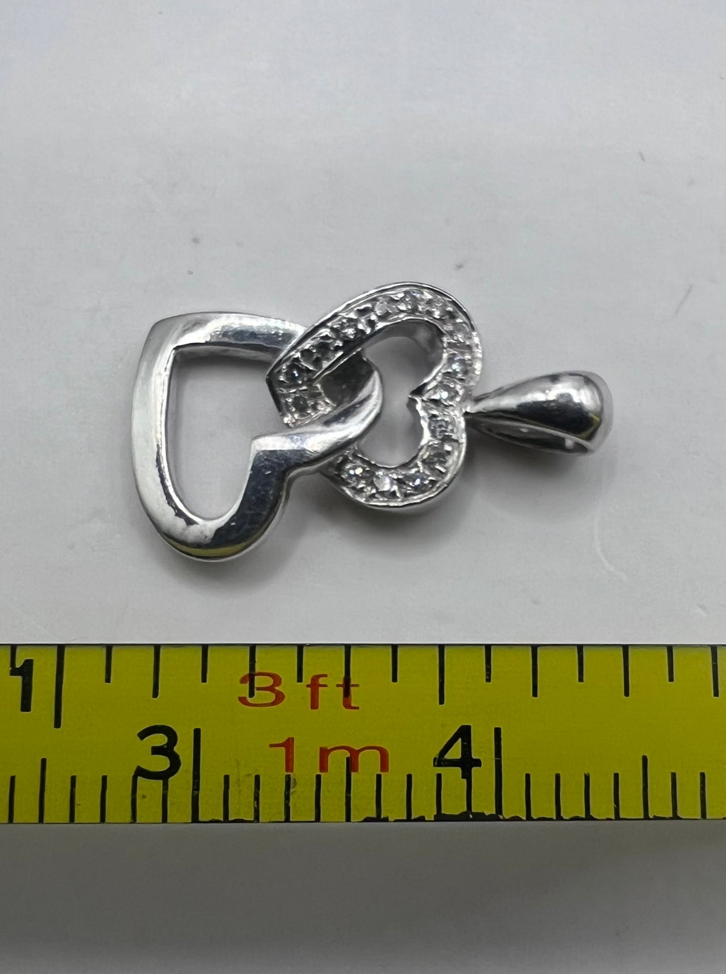 Quality 9ct White Gold Diamond Set Hearts Pendant • 1.87 Grams