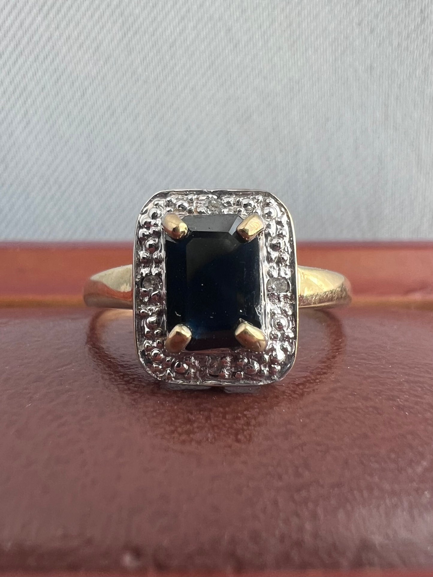 Vintage 9ct Yellow Gold Sapphire & Diamond Ring - O½