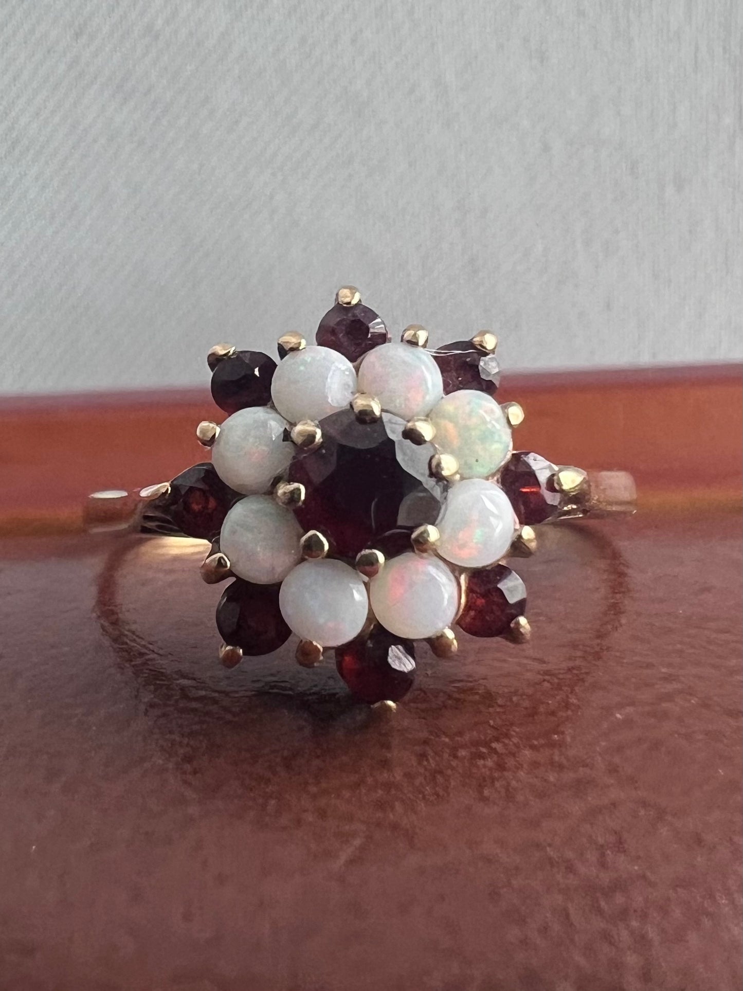 Vintage 9ct Yellow Gold Garnet & Opal Cluster Ring - P