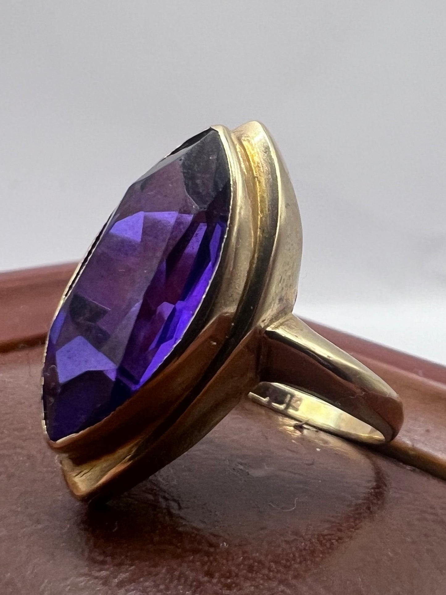 Quality 9ct Yellow Gold Amethyst Set Ring - N½
