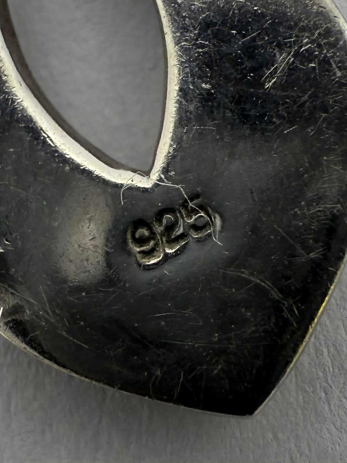 Quality 925 Sterling Silver Mother Of Pearl Set Pendant • 1.74 Grams