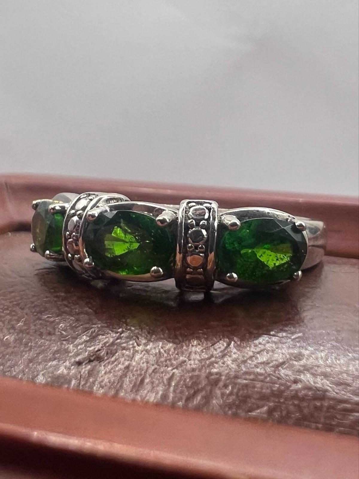 Quality 925 Sterling Silver Green Stone Ring • 3.30 Grams • Size - O