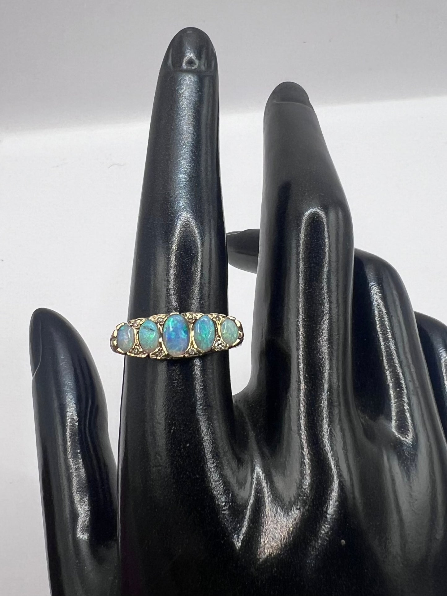 Vintage 9ct Yellow Gold 5 Stone Opal & Diamond Ring - R½