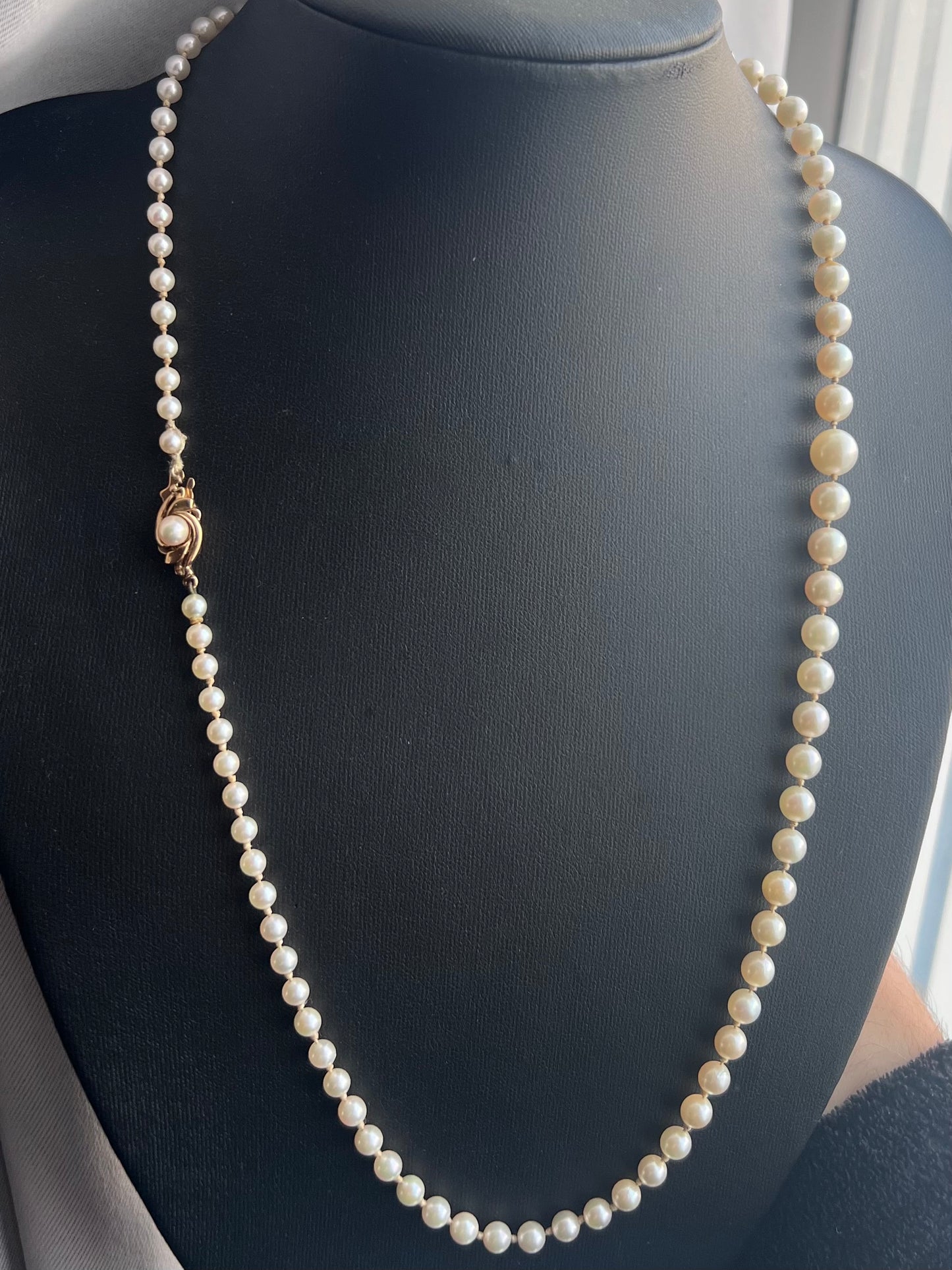 Vintage 9ct Clasp Graduating Pearl Necklace - 24 Inch - 20.54 Grams