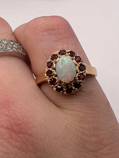 Vintage 9ct Yellow Gold Garnet & Opal Cluster Ring - L