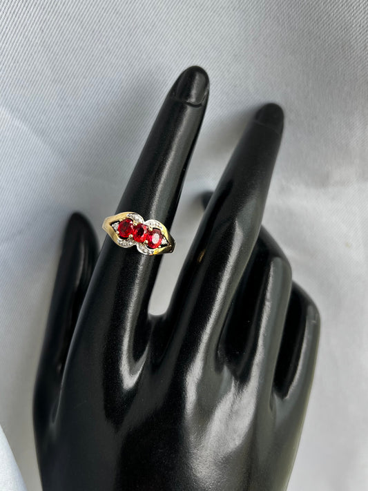 Quality 9ct Yellow Gold Fiery Garnet & Diamond Ring - N½