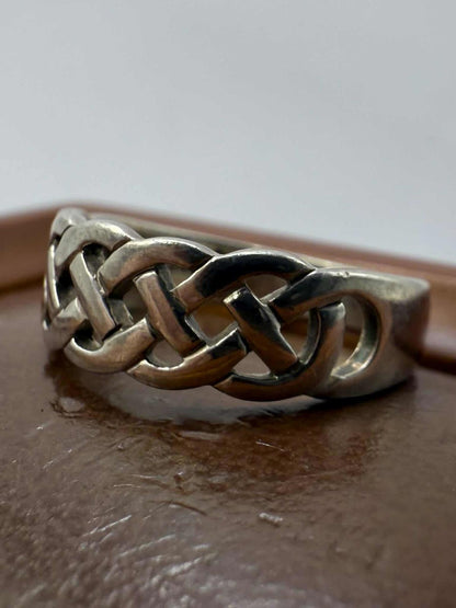 Quality 925 Sterling Silver Solvar Celtic Knot Ring • Size - P½ • 3.35 Grams