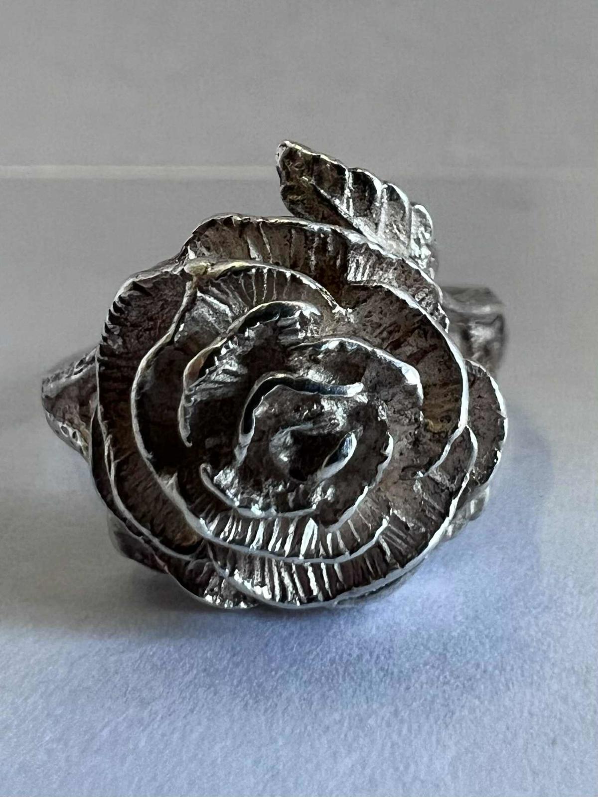 Quality 925 Sterling Silver Detailed Rose Ring • 4.99 Grams • Size - O