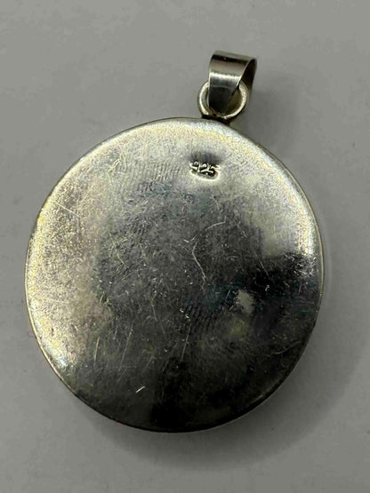 Quality 925 Sterling Silver Shell Pendant • 19.19 Grams