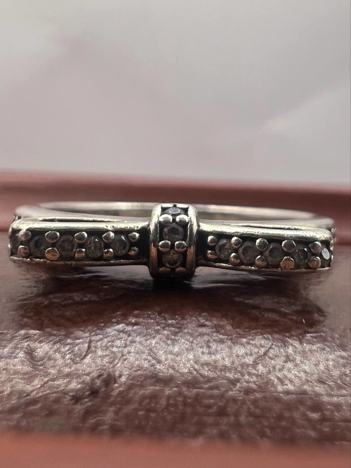 Quality 925 Sterling Silver Stone Set Bow Ring • 2.42 Grams • Size - N